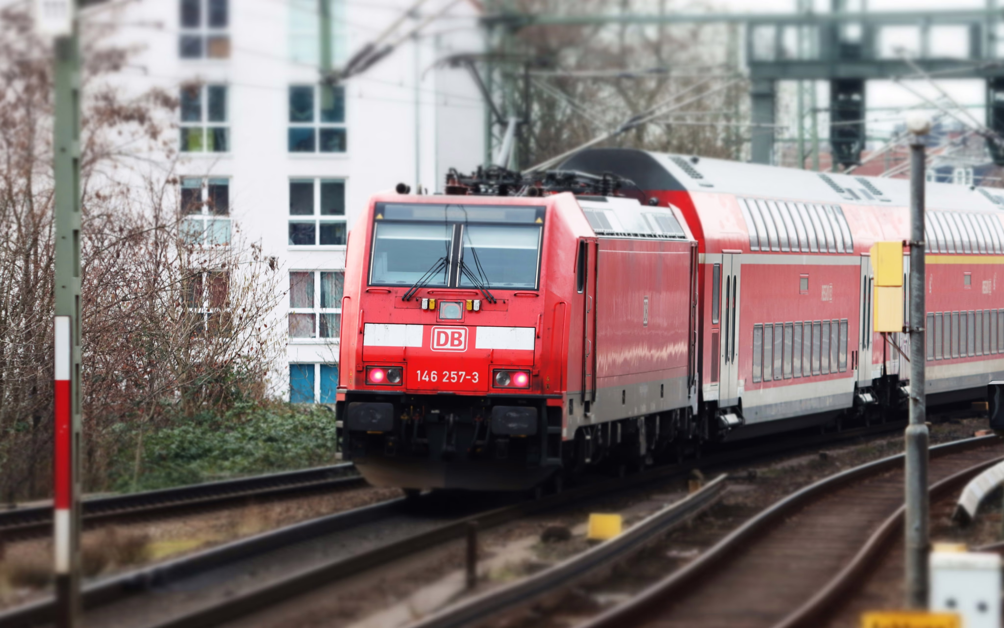 Kollage von Bildern der Jusos bei verschiedenen Demonstrationen